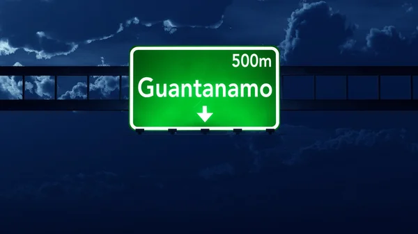 Guantanamo Cuba Highway Road Sign at Night — Stock Photo, Image