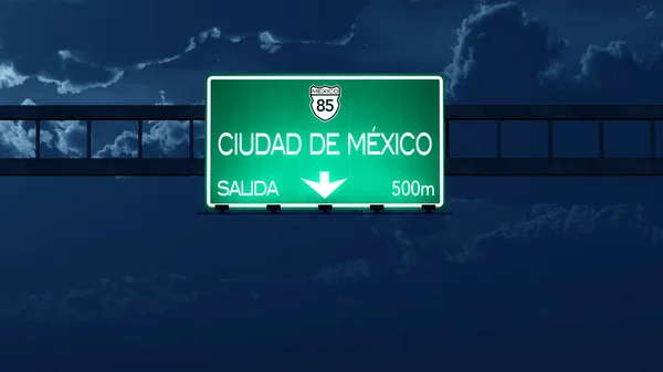 墨西哥墨西哥城公路路标在晚上 — 图库照片