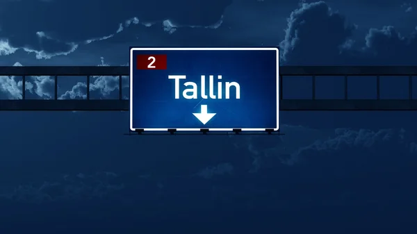 Tallin Estland Highway Road Sign at Night — Stockfoto