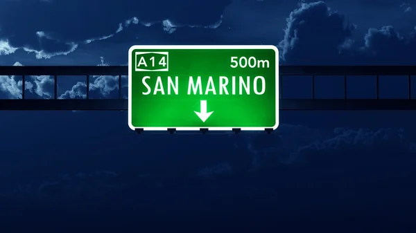 Señal de la carretera de San Marino por la noche — Foto de Stock