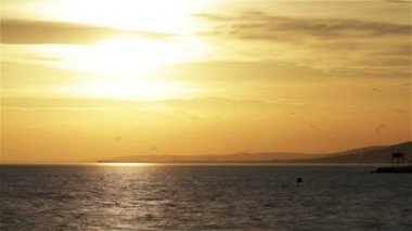 Macaristan'da Balaton Gölü üzerinden günbatımı