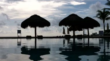 Karayipler resort havuz