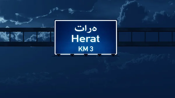Znak drogowy autostrady Afganistanie Herat nocą — Zdjęcie stockowe