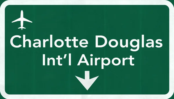 Charlotte Douglas ABD Uluslararası Havaalanı Otoban yol işareti — Stok fotoğraf