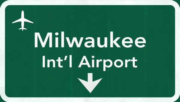 Milwaukee general mitchell usa internationaler flughafen highway roa — Stockfoto