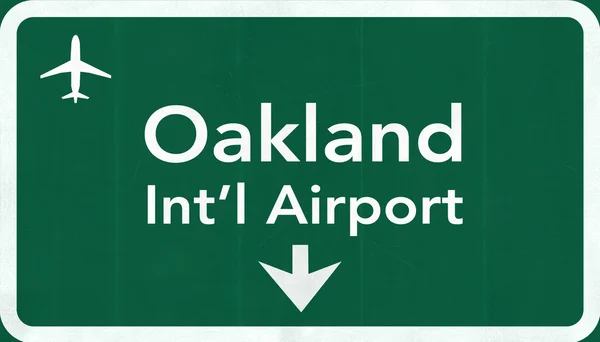 Oakland usa internationaler flughafen autobahnschild — Stockfoto