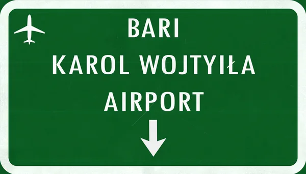 Bari Karol Wojtyila repülőtér autópálya-jel — Stock Fotó