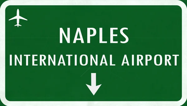 Señal de autopista del aeropuerto de Napoli Italia — Foto de Stock