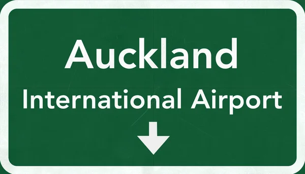 Señal de autopista del aeropuerto de Auckland Nueva Zelanda — Foto de Stock