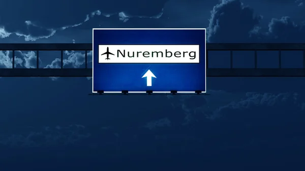 Carretera del aeropuerto de Nurnberg Alemania Señal de noche — Foto de Stock