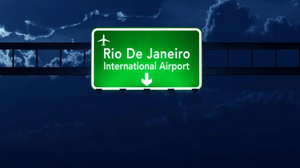 Rio De Janeiro Brazilia Airport Highway Road semnează noaptea — Fotografie, imagine de stoc