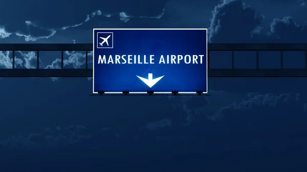 Autoroute de l'Aéroport de Marseille France Signaler la nuit — Photo
