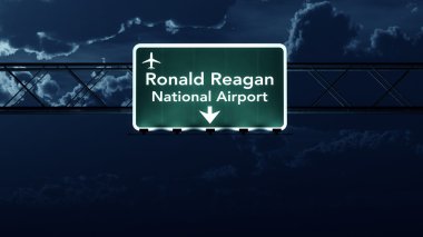 Washington Dc Reagan ABD Havaalanı Otoban işareti geceleri