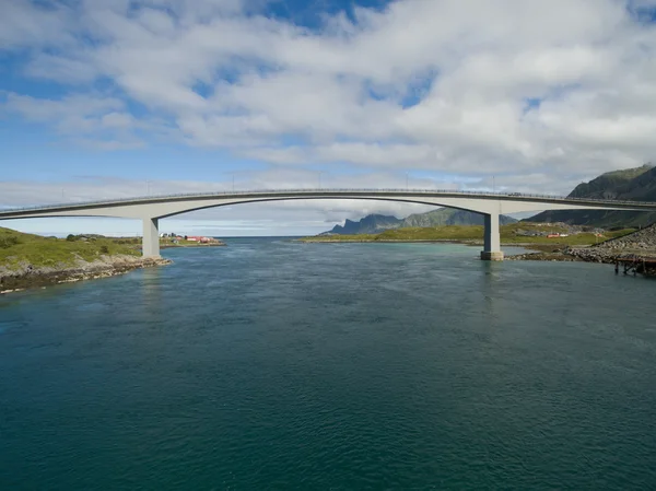 Norveç'te köprü — Stok fotoğraf