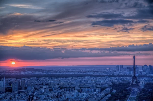 Захід сонця над Парижем — стокове фото