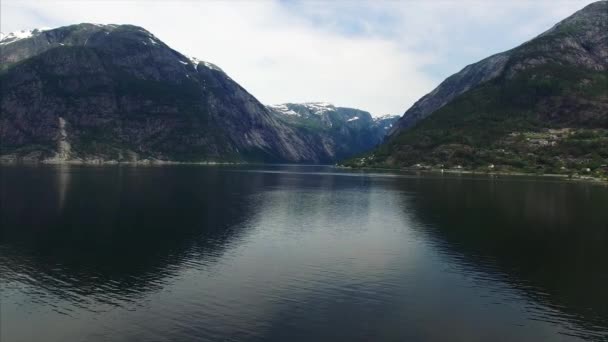 Low above waters of Hardanger fjord in Norway. — Stock Video