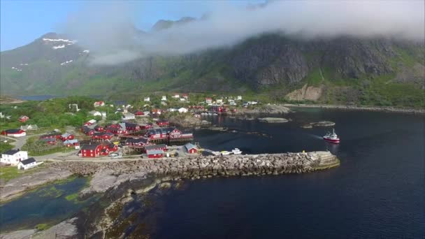 Рибний порт на островах прибуття в Норвегії — стокове відео
