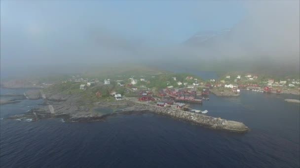 Antena escénica del puerto pesquero A i Lofoten en Noruega . — Vídeo de stock