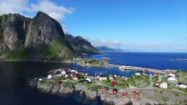 Anténa malebné vesnice Hamnoya na ostrovech Lofoty v Norsku. — Stock video
