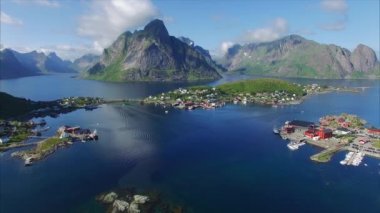 Reine havadan görünümü Lofoten Adaları, Norveç