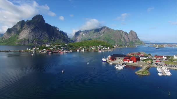 Aerial footage of beautiful town Reine in Norway — Stock Video