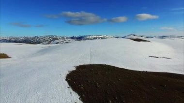 Dağı geçmek Aurlandsfjellet Norveç'te hava.