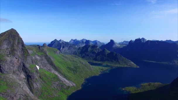 A norvég Lofoten-szigetek légi felvételei — Stock videók