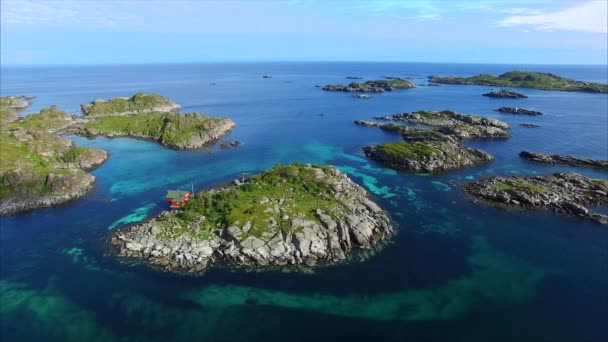 Skalnatý ostrov na Lofoten v Norsku — Stock video