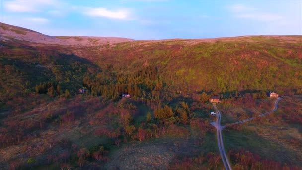 Cabanas de montanha em Andoya, na Noruega — Vídeo de Stock