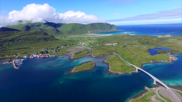 Дороги на Лофотенских островах, кадры с воздуха — стоковое видео