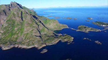 Lofoten adalarındaki Henningsvaer çevresindeki adalar, Norveç