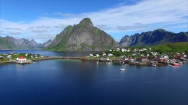 Reine havadan görünümü Lofoten Adaları, Norveç