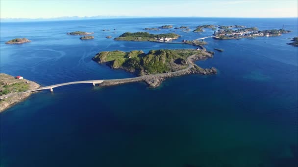 Дорога до Henningsvaer на Лофотенских островах, Норвегія — стокове відео