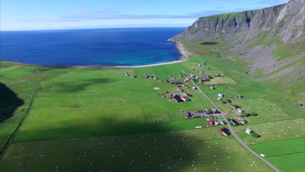 Vue Aérienne du Village Unstad sur Lofoten, Norvège — Video