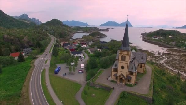 Лофотенский собор в Норвегии с воздуха — стоковое видео