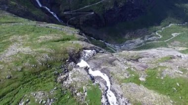 Yukarıdan Şelale, Norveç