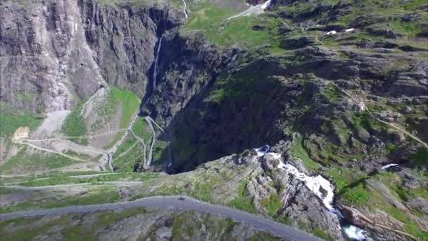 Przełęcz Trollstigen w Norwegii, antena — Wideo stockowe