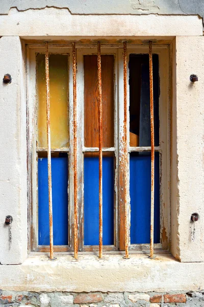 Ventana con celosía — Foto de Stock