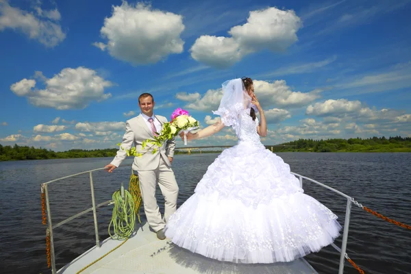 Honeymoon trip  on the yacht — Stock Photo, Image