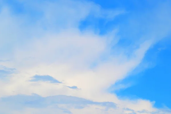 Bakgrund av den blå himlen — Stockfoto