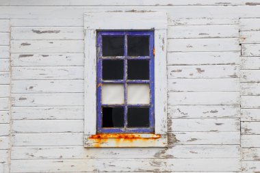 Açık pencere. Eski bir ev. Retro tarzı.