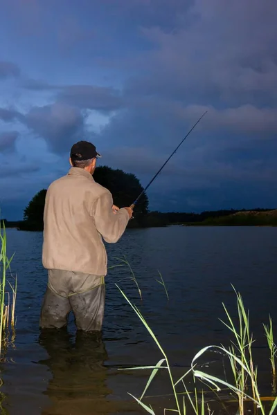 Fischer Fangen Die Fische Dunkeln — Stockfoto