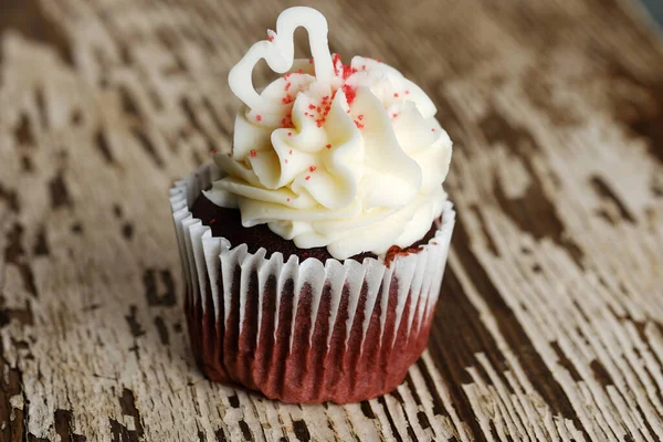Cupcake Για Επιδόρπιο Ρουστίκ Φόντο Ξύλο — Φωτογραφία Αρχείου