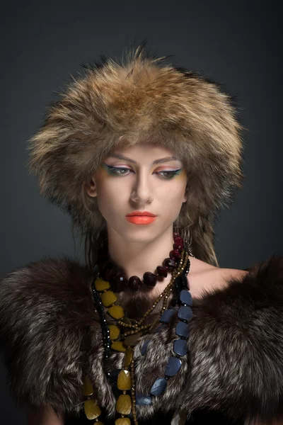 Vrouw in kunst make-up — Stockfoto