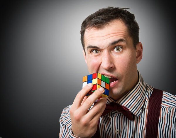 Загадочный человек, концепция
