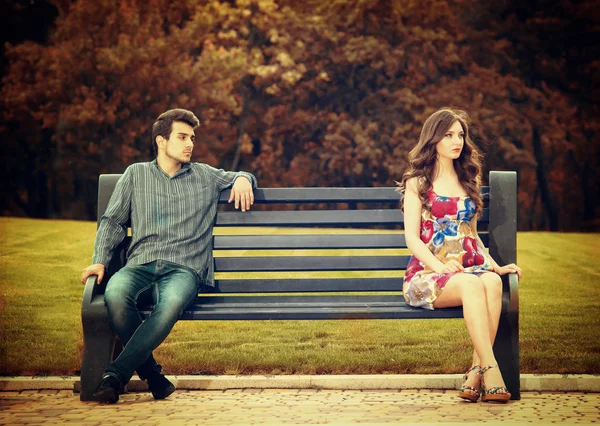 Couple on the bench — Stock Photo, Image