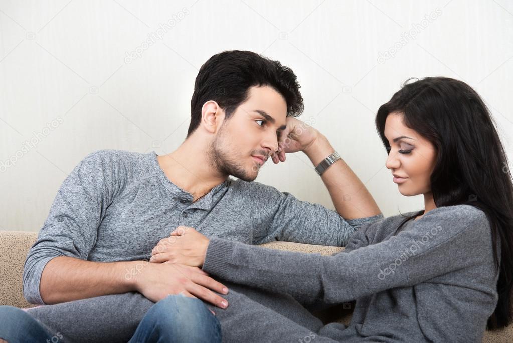 Pareja comunicacion fotos de stock, imágenes de Pareja comunicacion sin royalties | Depositphotos Pareja comunicacion fotos de stock, imágenes de Pareja comunicacion sin royalties | Depositphotos