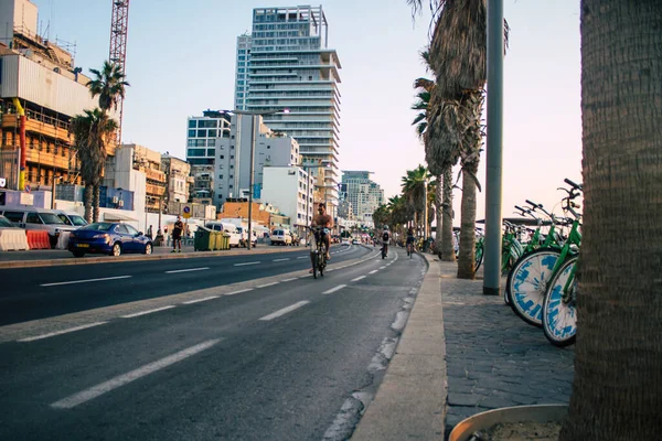 Tel Awiw Izrael Października 2020 Widok Niezidentyfikowanych Ludzi Toczących Się — Zdjęcie stockowe