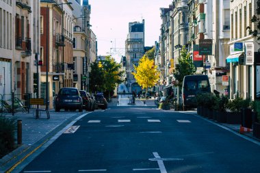 Fransa 'yı 31 Ekim 2020' de Coronavirus salgını sırasında Fransa 'yı etkileyen boş sokaklara bakıyor.