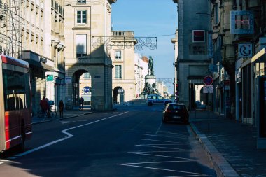 Fransa 'yı 31 Ekim 2020' de Coronavirus salgını sırasında Fransa 'yı etkileyen boş sokaklara bakıyor.